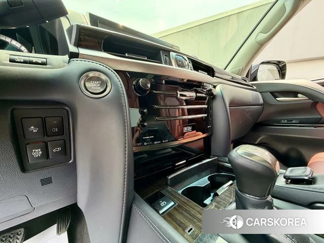 Lexus LX id 4342106 из Китая 21