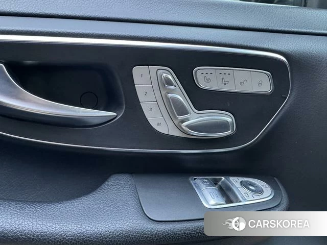 Mercedes-Benz V-class id 4264837 из Китая 21