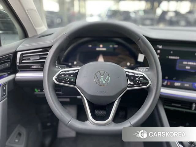 Volkswagen Touareg id 3840745 из Китая 21