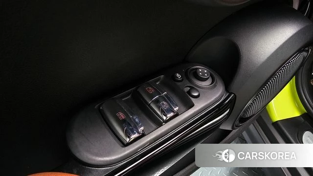 Mini Cooper S Convertible id 4702325 из Кореи 21