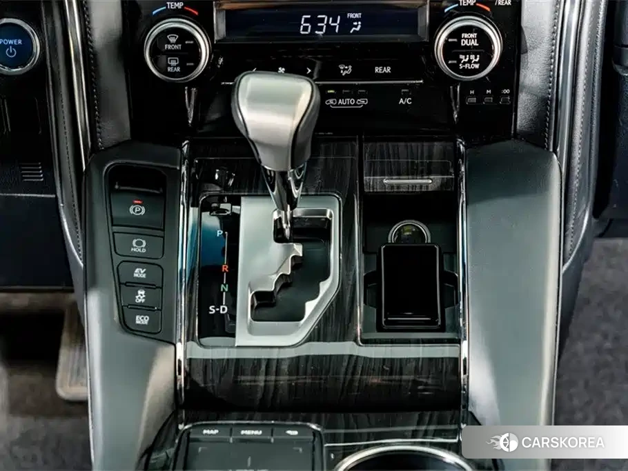 Lexus LM id 4589086 из Китая 21