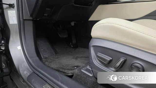 Toyota Crown Crossover id 4834365 из Кореи 21