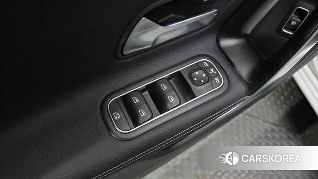 Mercedes-Benz A-Class W177 id 4309169 из Кореи 21
