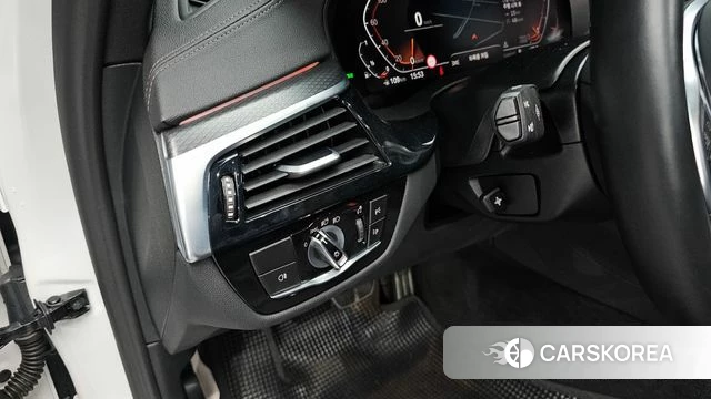 BMW 5 Series (G30) id 4528818 из Кореи 21