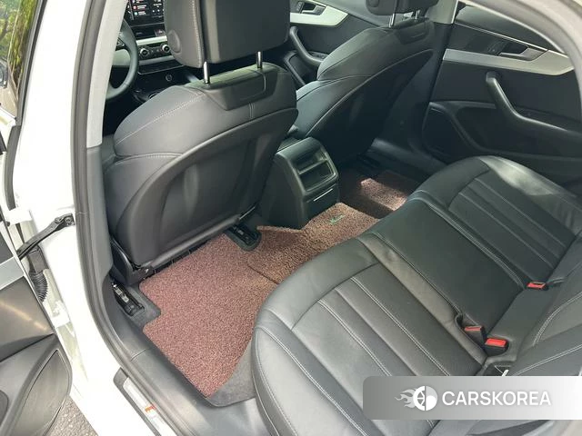 Audi A4L id 4367372 из Китая 21