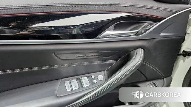 BMW 5 Series (G30) id 4245772 из Кореи 21