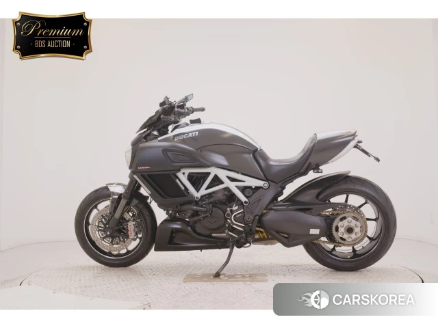 Ducati DIAVEL CARBON id 4229278 из Японии 21