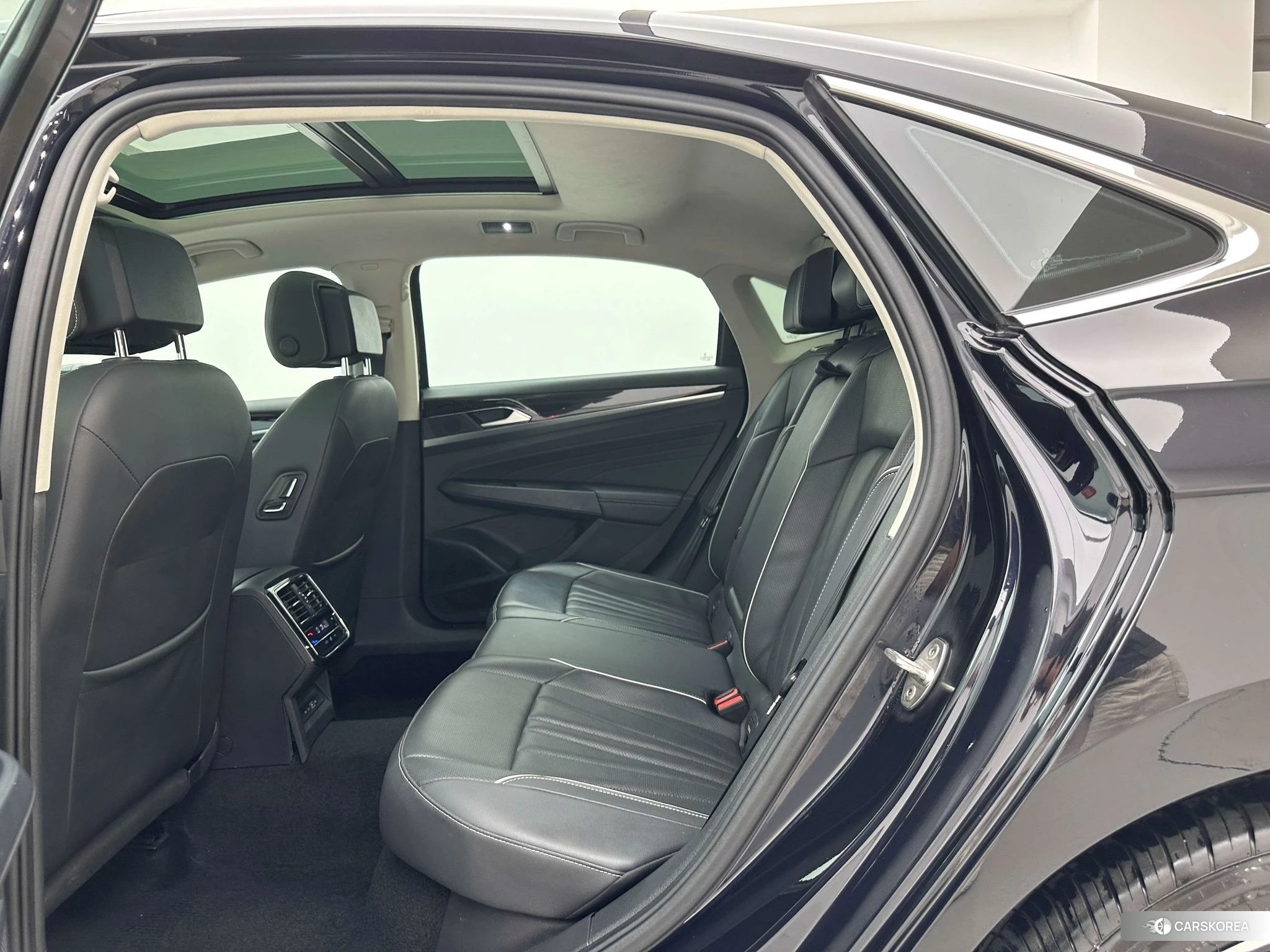 Volkswagen Passat id 4492789 из Китая 21