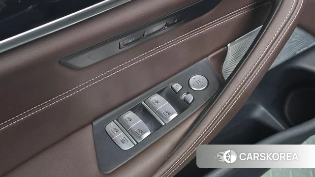 BMW 5 Series (G30) id 4793724 из Кореи 21