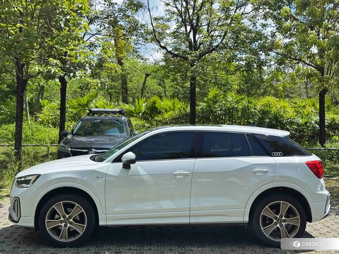 Audi Q2L id 4679870 из Китая 21