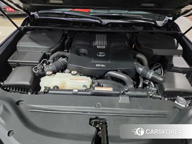 Lexus LX id 4262575 из Китая 21