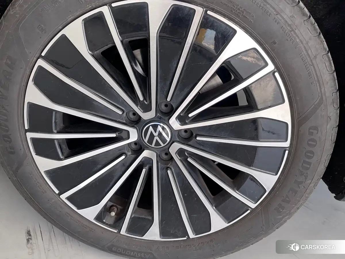 Volkswagen Magotan id 4628272 из Китая 21