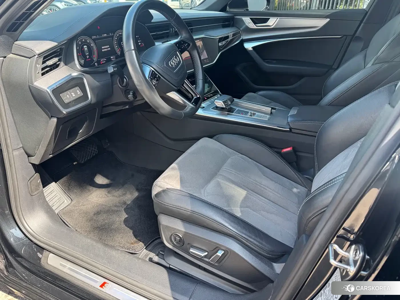 Audi A6L id 4576373 из Китая 21