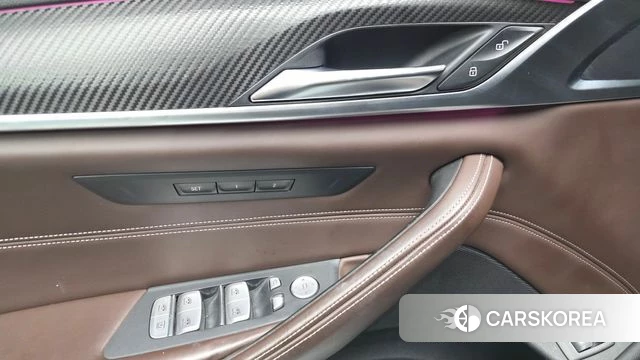 BMW 5 Series (G30) id 4907274 из Кореи 21