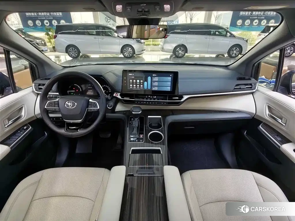 Toyota Sienna id 4546375 из Китая 21
