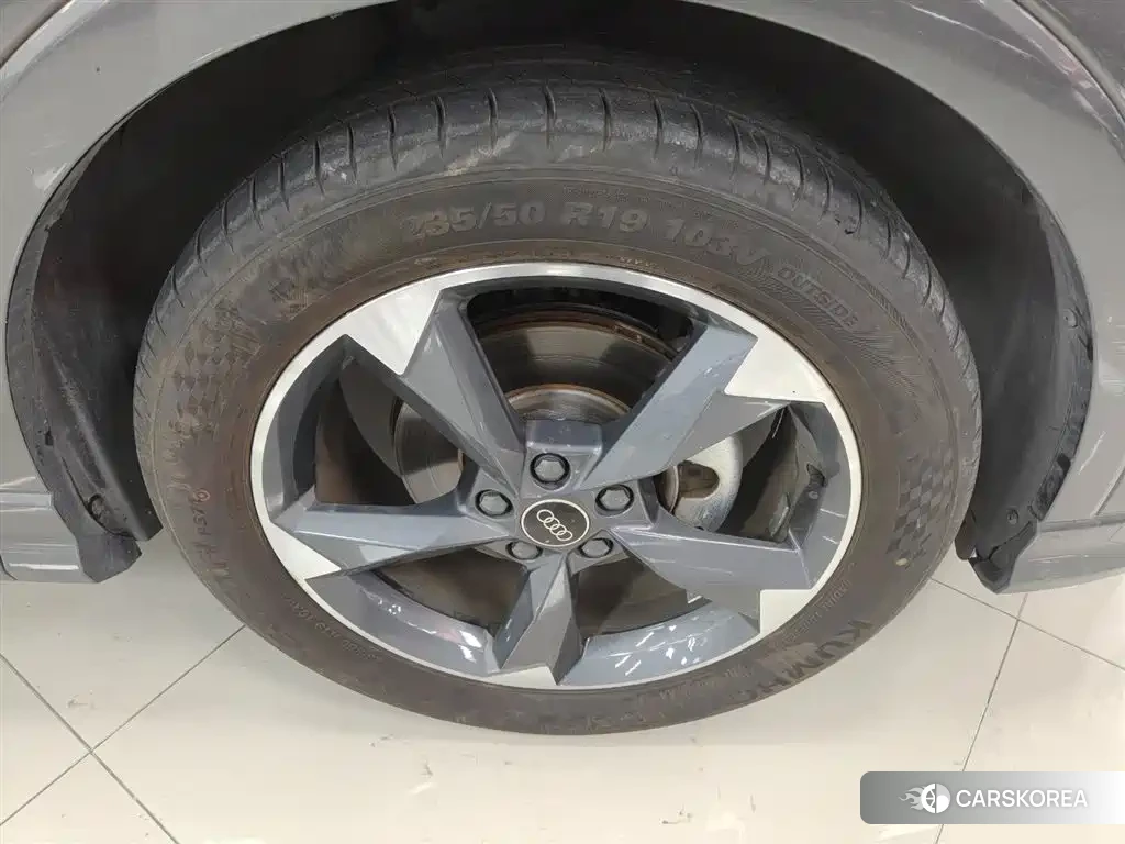 Audi Q3 id 4559854 из Китая 21
