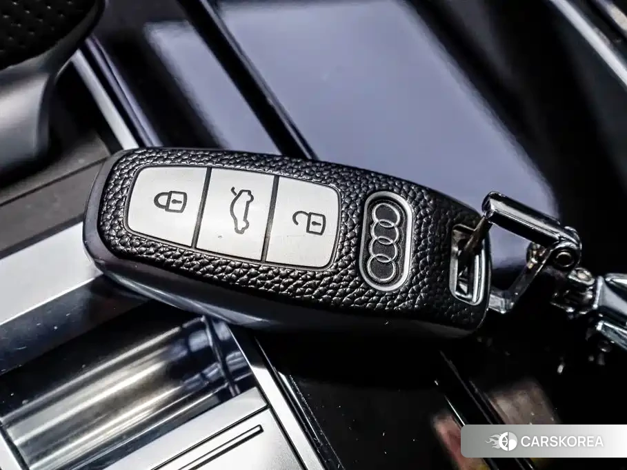 Audi Q8 id 4601912 из Китая 21