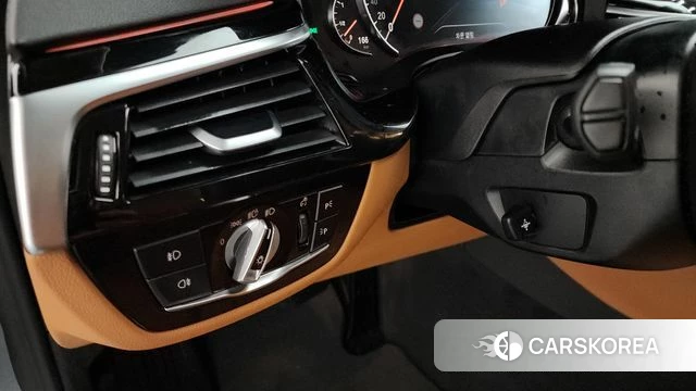 BMW 5 Series (G30) id 4596051 из Кореи 21