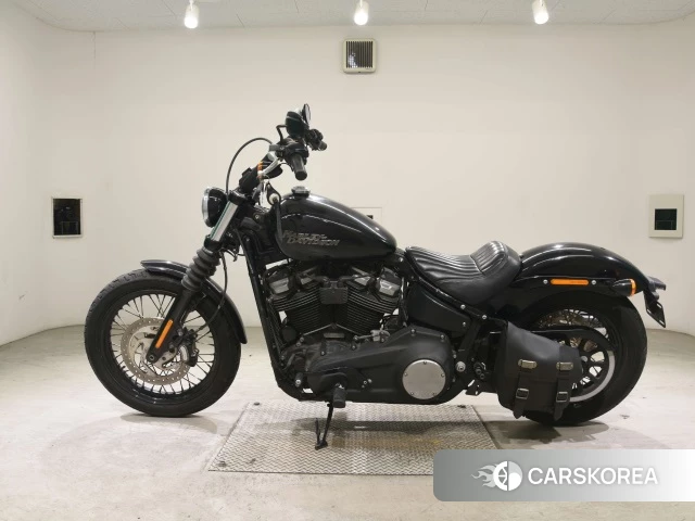 Harley-Davidson Softail Street Bob FXBB1750 id 4191109 из Японии 21