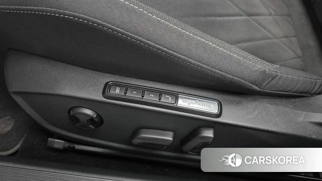 Volkswagen Golf 8th Generation id 4408476 из Кореи 21