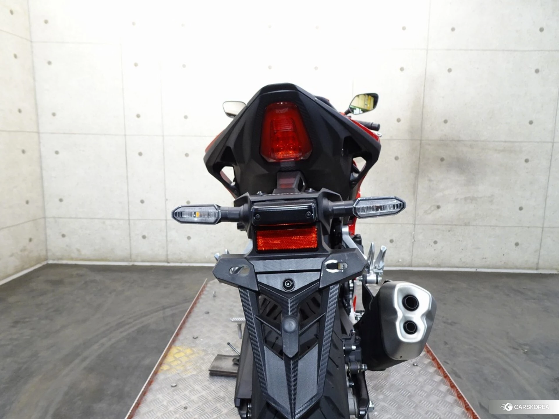 Проданный Honda CBR400R id 4184856 из Японии, фото 21