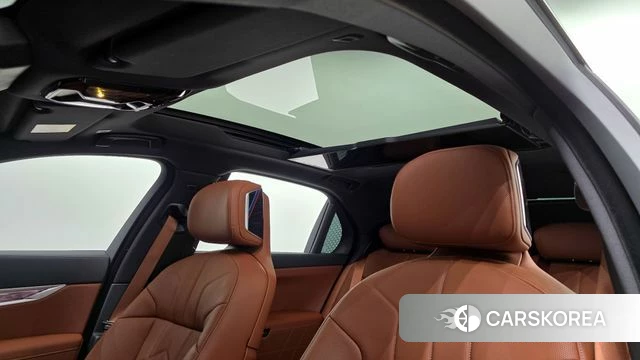 BMW 7 Series (G70) id 4222505 из Кореи 21