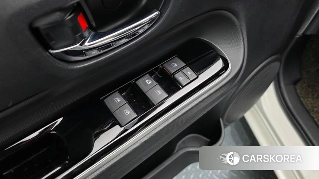 Toyota Prius C id 4482764 из Кореи 21