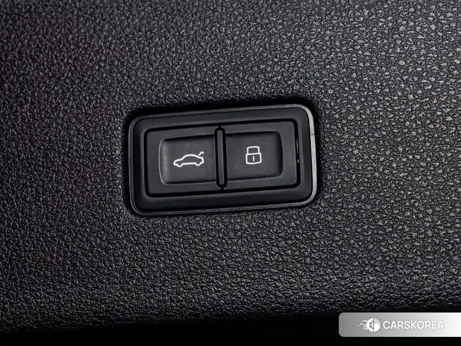 Audi Q8 id 4599756 из Китая 21