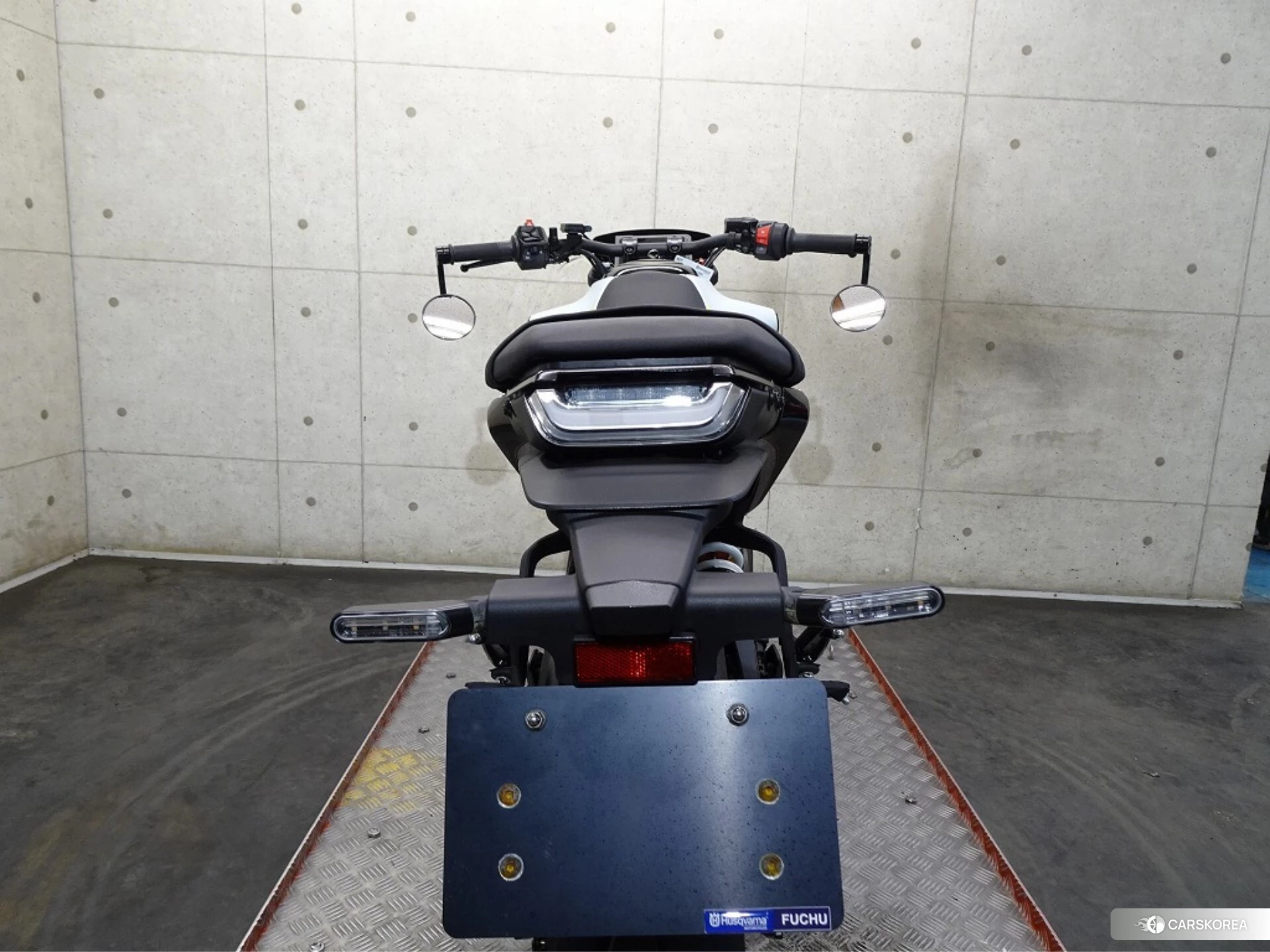 Husqvarna VITPILEN 401 id 3939705 из Японии 21