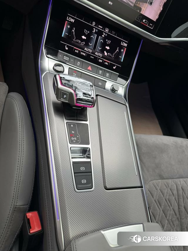 Audi A6L id 4365923 из Китая 21
