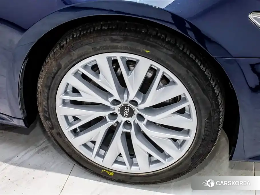 Audi A7L id 4601169 из Китая 21