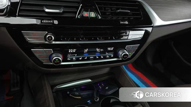 BMW 5 Series (G30) id 4424175 из Кореи 22