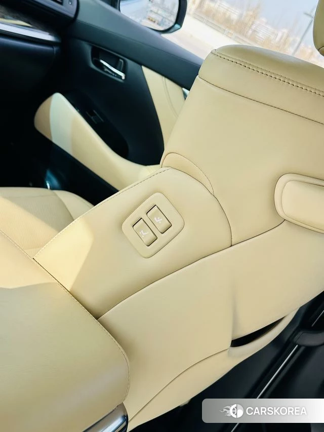 Toyota Elfa id 3908354 из Китая 22