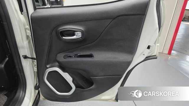Jeep Renegade id 4331325 из Кореи 22