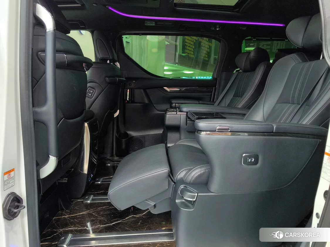 Lexus LM id 4515205 из Китая 22