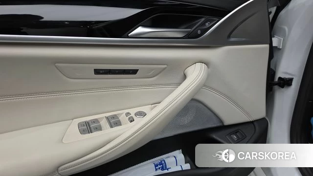 BMW 5 Series (G30) id 4650619 из Кореи 22
