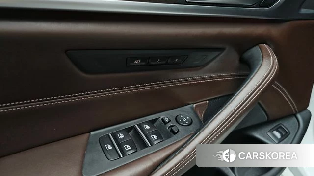 BMW 5 Series (G30) id 4689441 из Кореи 22