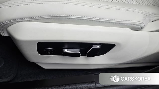 BMW 5 Series (G60) id 4634946 из Кореи 22