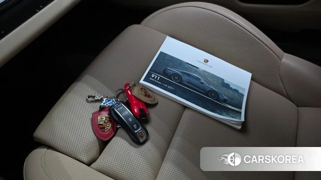 Porsche 911(992) id 4445901 из Кореи 22