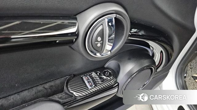 Mini Cooper S id 4231654 из Кореи 22