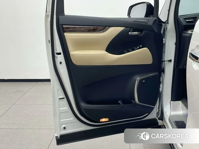 Toyota Elfa id 4265709 из Китая 22