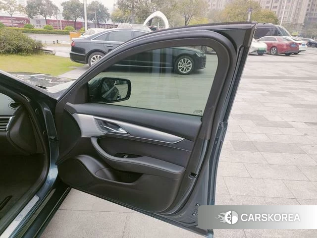 Cadillac CT5 id 3857937 из Китая 22