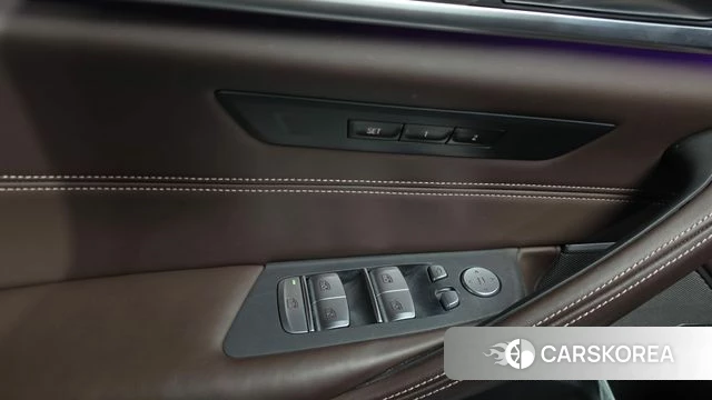 BMW 5 Series (G30) id 4338897 из Кореи 22