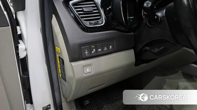 Kia All New Carnival id 4937817 из Кореи 22