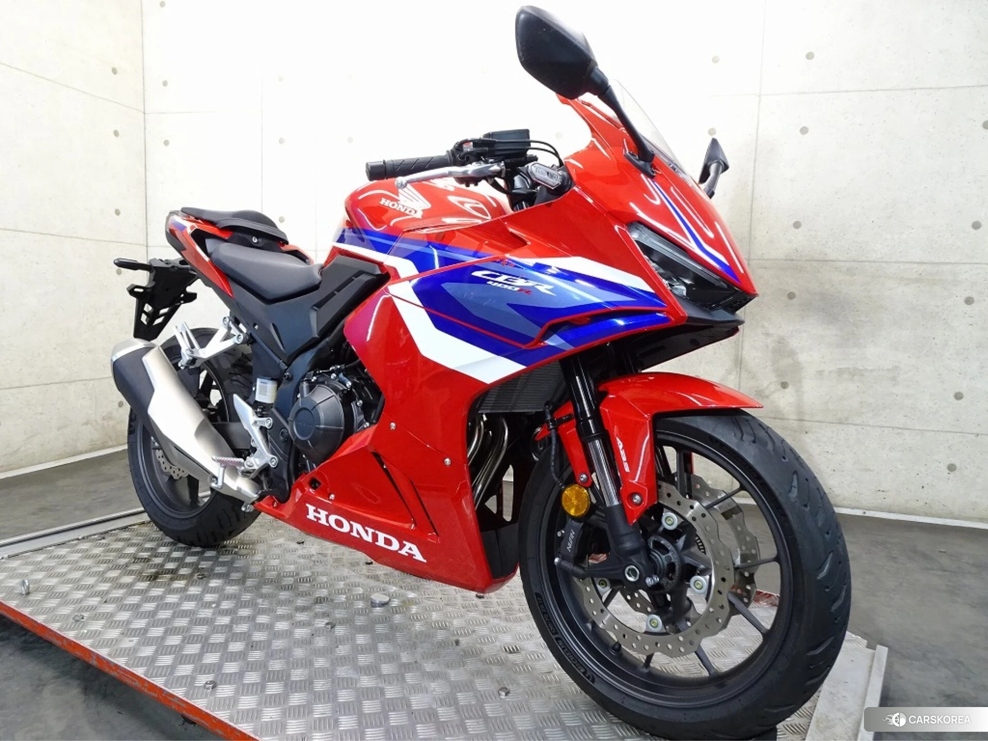 Проданный Honda CBR400R id 3947902 из Японии, фото 22