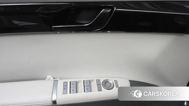 Hyundai Grandeur Hybrid (GN7) id 4500035 из Кореи 22