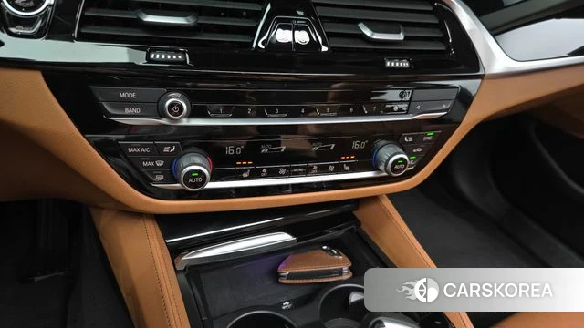 BMW 5 Series (G30) id 4446791 из Кореи 22