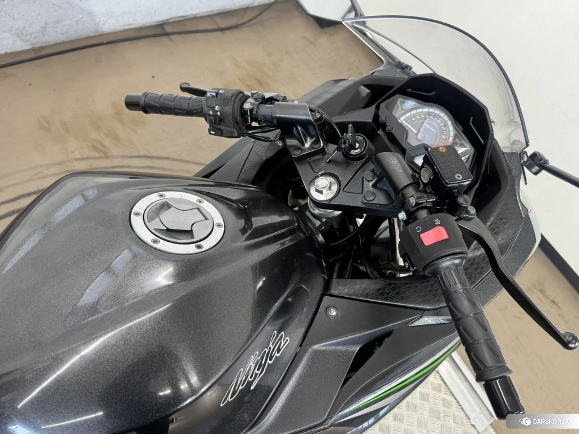 Kawasaki NINJA 250 id 3947600 из Японии 22