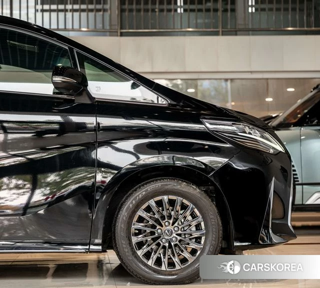 Lexus LM id 4314242 из Китая 22