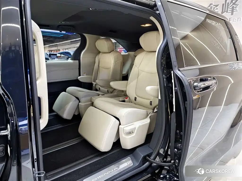 Toyota Sienna id 4546375 из Китая 22